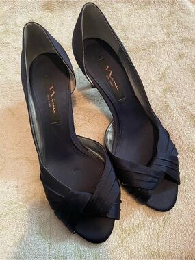 Nina New York - Navy Satin Peep-toe Kitten Heels with Leather Soles - Size 9